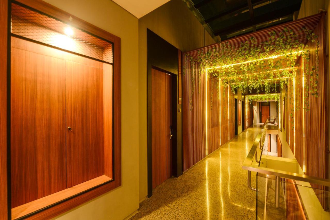 Nata Azana Hotel Solo Экстерьер фото